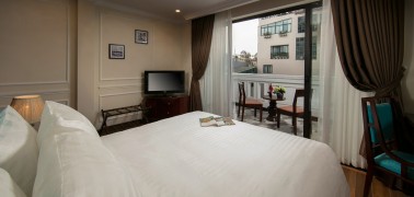 បន្ទប់ BALCONY SUITE