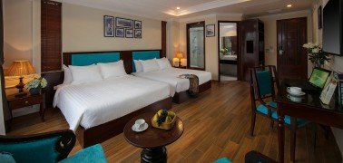 បន្ទប់ BALCONY SUITE